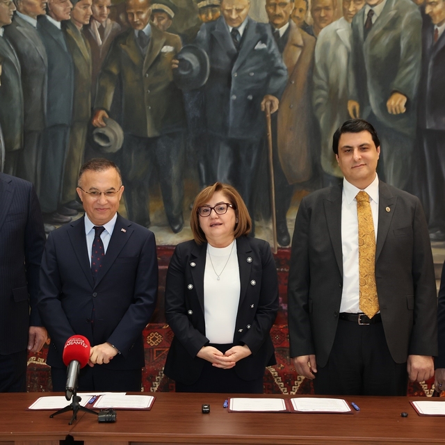 Engelsiz Aktif Yaşam Merkezi için imzalar atıldı