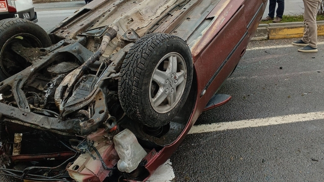 Bolu'da kontrolden çıkan otomobil takla attı: 1 yaralı