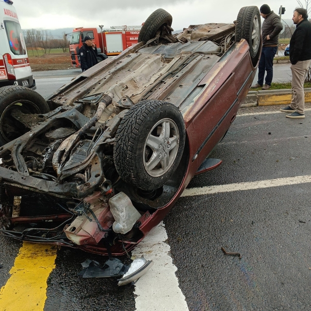 Bolu'da kontrolden çıkan otomobil takla attı: 1 yaralı