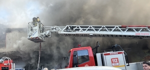 İzmir 6. Sanayi'de yedek parça dükkanında yangın