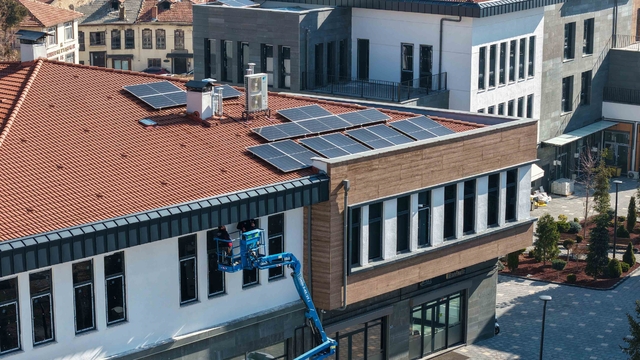 Suriçi Çarşısı yeşil enerjiyle aydınlanıyor