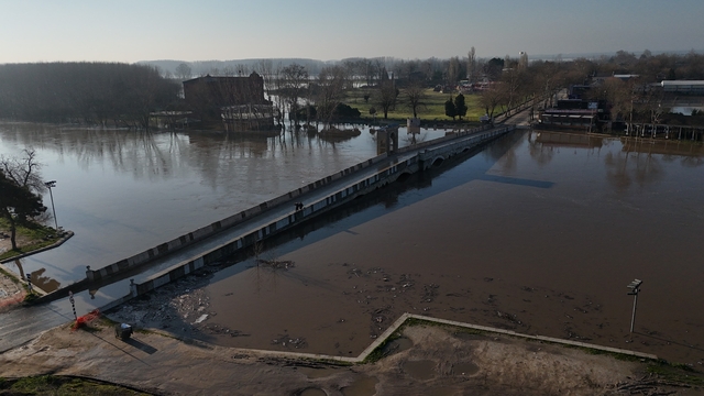 Meriç Nehri taştı, ovalar su altında kaldı