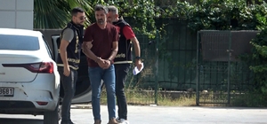 Eski eşini eşarpla boğarak öldürmüştü, cinayeti nasıl işlediğini anlattı
Sa...