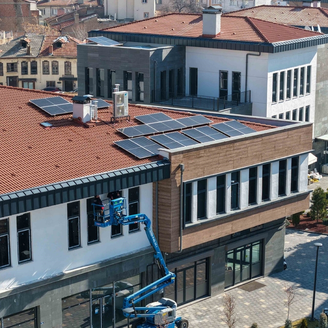 Suriçi Çarşısı yeşil enerjiyle aydınlanıyor