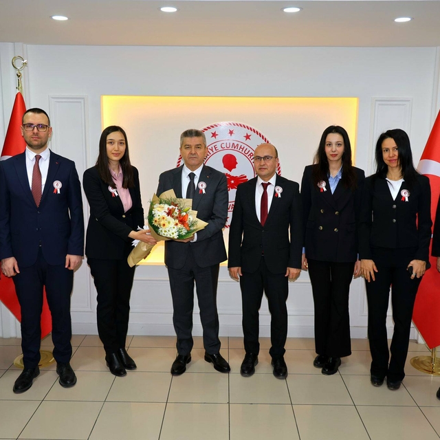 Artvin Defterdarlığı çalışanları Vali Ergün'ü ziyaret etti