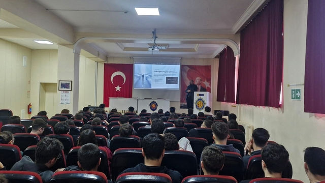 Zonguldak'ta lise öğrencilerine siber güvenlik ve kariyer semineri