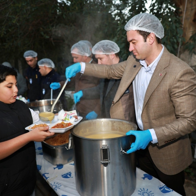 Belediyenin geleneksel iftar programları sürüyor