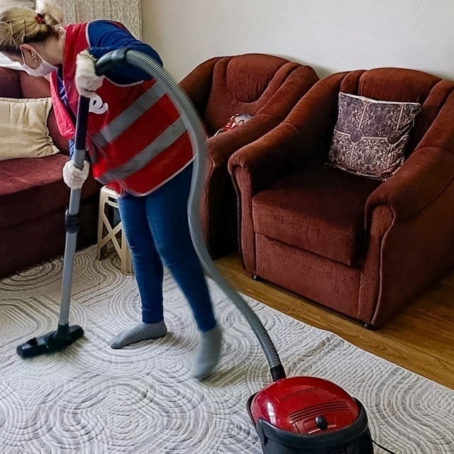 Efeler Belediyesi'nin evde bakım hizmetleri sürüyor