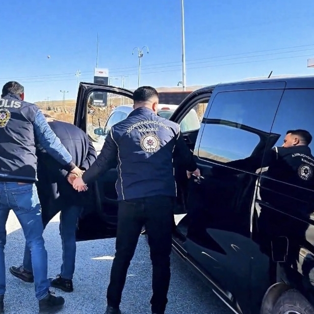 Yozgat'ta göçmen kaçakçılığı iddiasıyla 3 zanlı yakalandı