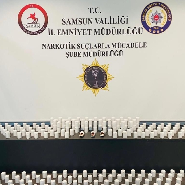Samsun'da 9 bin 308 sentetik ecza ele geçirildi