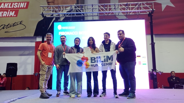 Bilim Yunusemre İzmir'den 3 ödülle döndü
