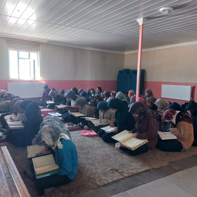 Emek Ortaokulu'nda Ramazan'ın manevi iklimi yaşatılıyor