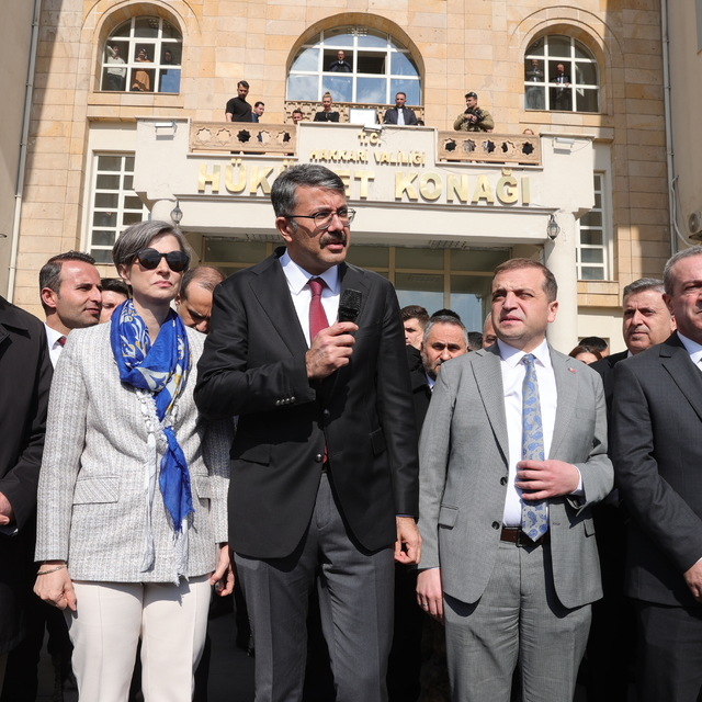 İçişleri Bakan Yardımcılığına atanan Çelik için uğurlama programı düzenlend...