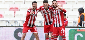 Trendyol 1. Lig: Özbelsan Sivasspor: 4 - Sakaryaspor: 1