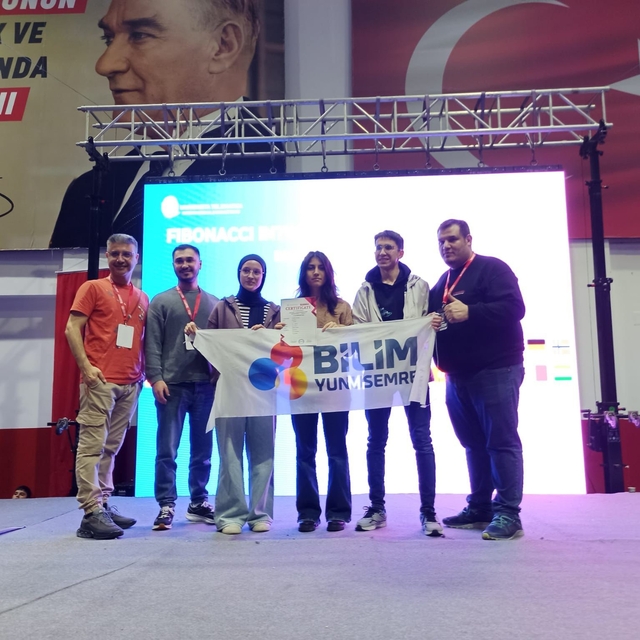 Bilim Yunusemre İzmir'den 3 ödülle döndü