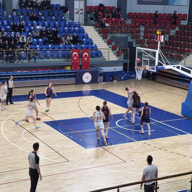 Düzce atletik bölgesel basketbolda çeyrek finale yükseldi