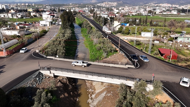 Antakya'da iki mahalleyi bağlayan köprü ulaşıma açıldı