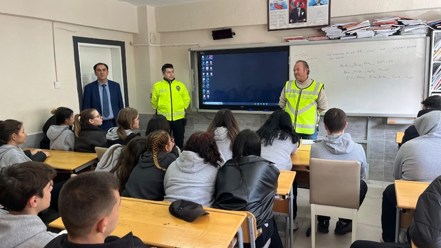 Çan Emniyeti'nden 442 öğrenciye güvenli sürüş eğitimi