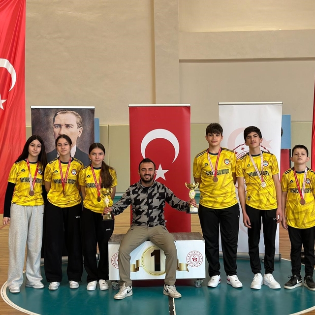 Türkeli, ilden 4 kupa ve 13 madalya ile döndü