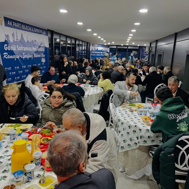 AK Parti Bilecik teşkilatı iftarda buluştu