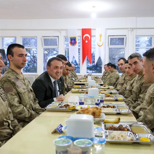 Bilecik Valisi Sözer, jandarma personeliyle iftarda buluştu