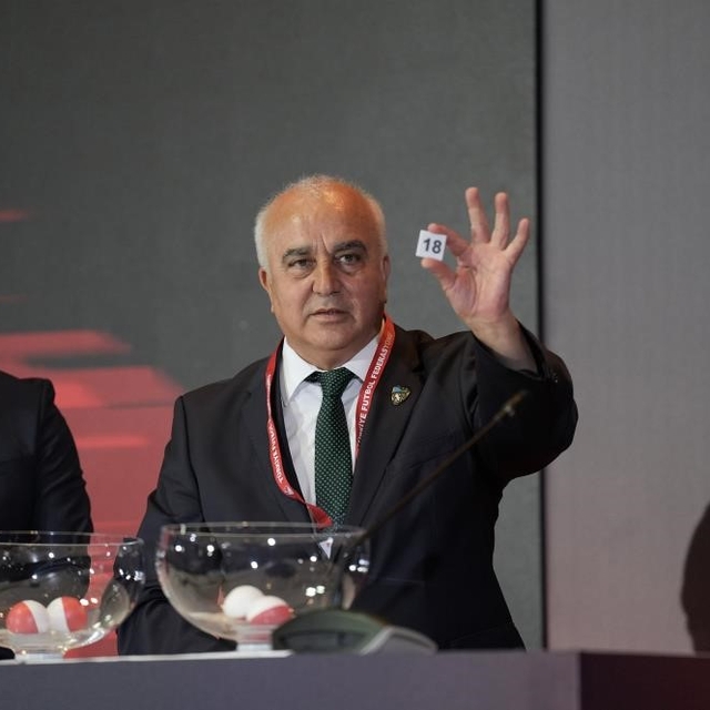 Orhan Dönmez ev hapsi cezası aldı
Kocaelispor Kulüp Başkanı Recep Durul, "Y...