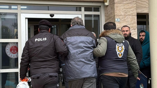 'Sakaraltı Sakarüstü' sanal medya hesabına yönelik ikinci dalga operasyonu: 8 gözaltı