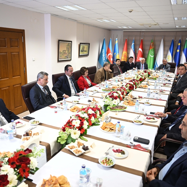 TÜRKSOY'un ev sahipliğinde Ankara'da iftar verildi