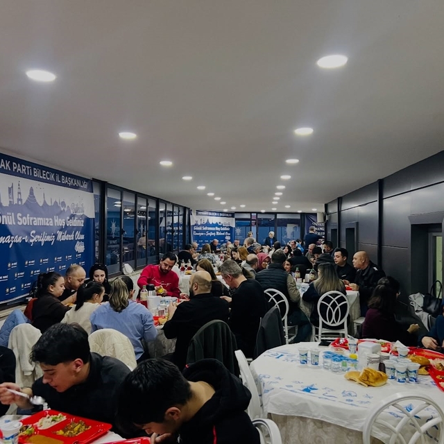 AK Parti Bilecik il yönetimi aynı sofrada buluştu