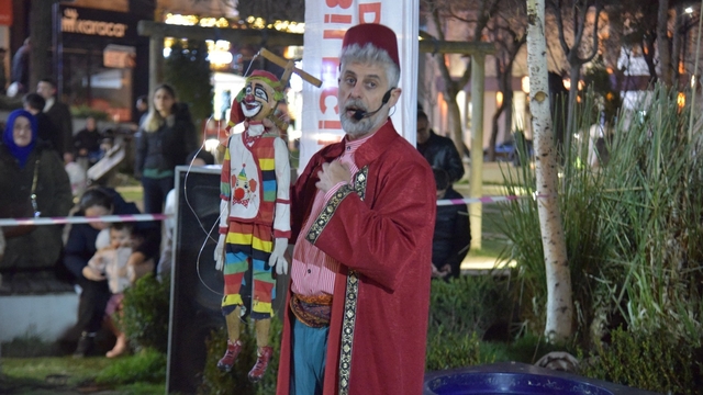 Çocuklar geleneksel 'Ramazan Şenlikleri'nde gönüllerince eğlendi