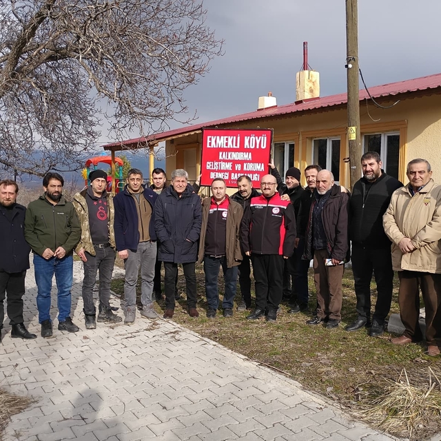 Tarım ekipleri Ekmekli köyünde üreticilerle buluştu