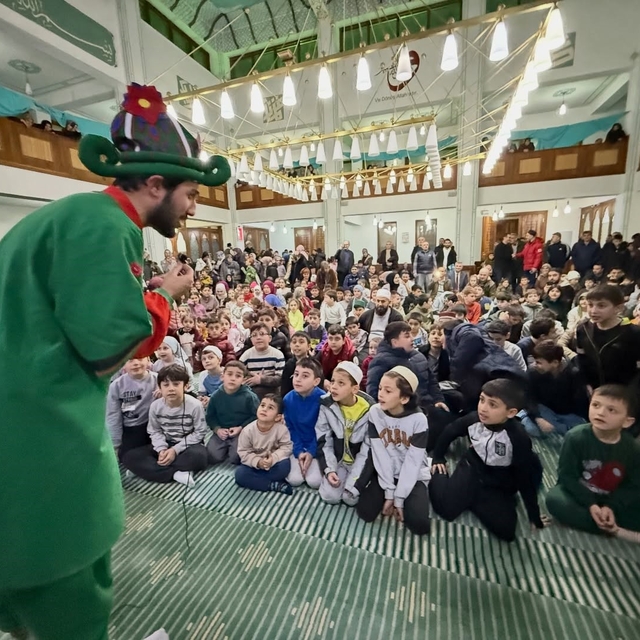 Gölcüklü çocuklar Ramazan coşkusunu camilerde yaşıyor