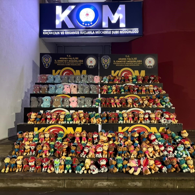 Sağlığa zararlı olabileceği değerlendirilen bin 515 kaçak pelüş oyuncak ele...