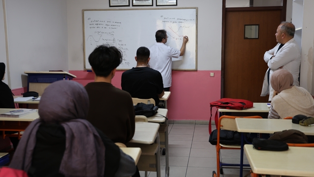 Uzmanlardan öğrencilere gün içerisinde Power nap önerisi