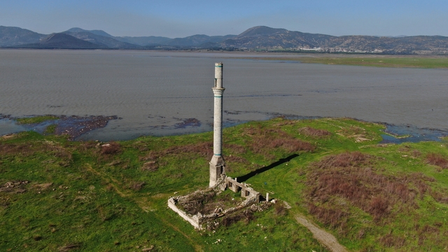 İzmir barajlarında yağmur bereketi
İzmir'e bir yıllık yağış 45 günde düştü, barajlar coştu