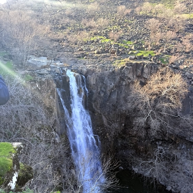 Diyarbakır'da yağışların artması ile coşan şelaleler ziyaretçi akınına uğru...
