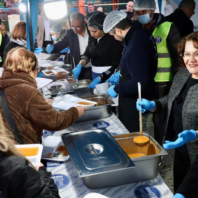 Didim Belediyesi'nden Akbük'te Ramazan iftarı
