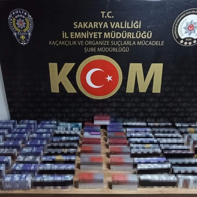 İstanbul'dan getirdikleri 16 bin elektronik sigarayla Sakarya'da yakalandıl...