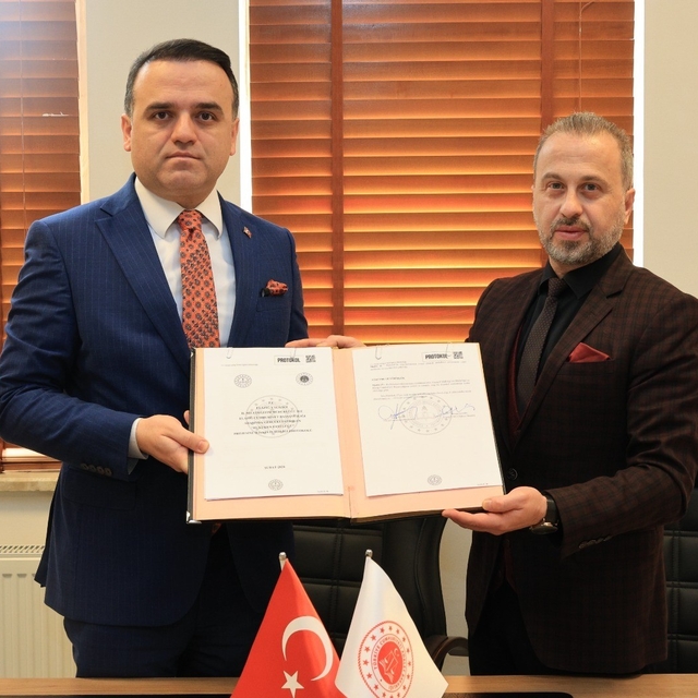 Elazığ'da bilişim suçları ve madde bağımlılığıyla mücadele kapsamında iş bi...