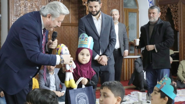 "İlk Orucum İlk İftarım" Programında gönül sofrası çocukların neşesi ile bereketlendi