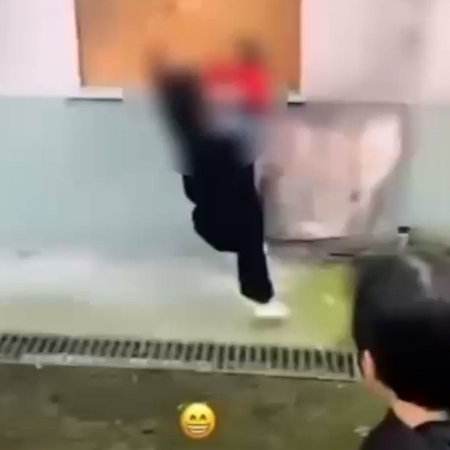 Bolu'da akran zorbalığı: Hem darp ettiler hem de 'gülücük' emojisiyle payla...