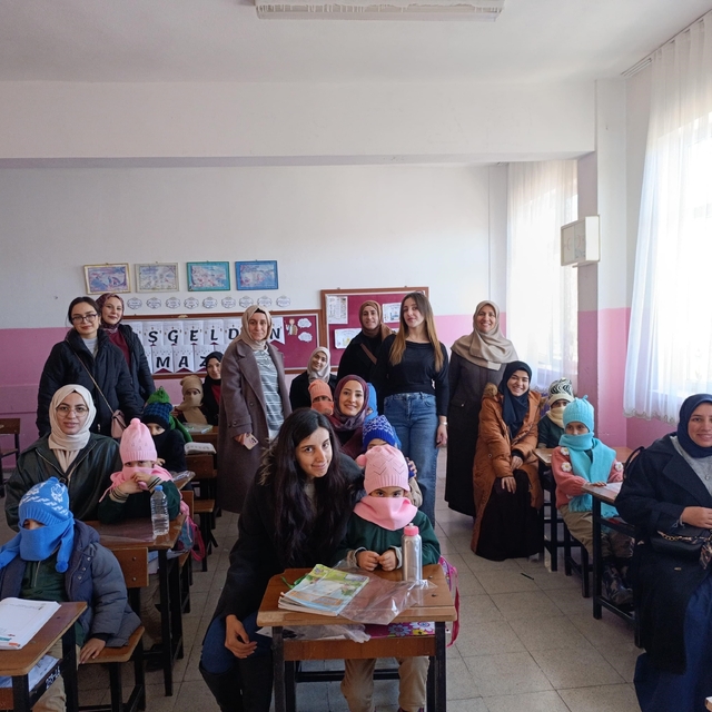 Gençlerin el emeğiyle hazırladığı hediyeler, minik yürekleri ısıttı
KYK'lı...