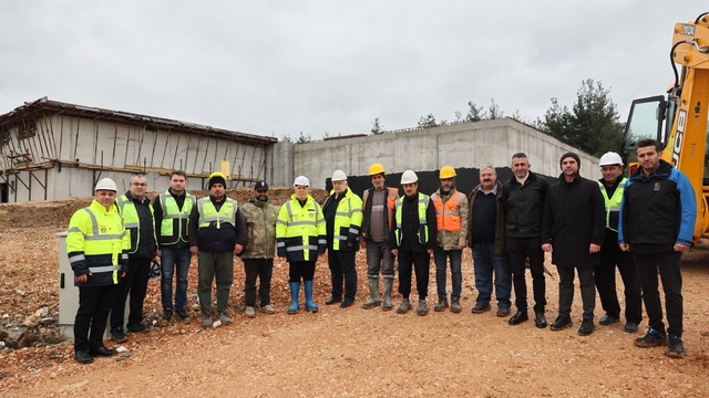 Bursa'da 8 mahallenin su sorunu çözülüyor
10 bin metreküplük yeni su deposu inşa ediliyor
Bursa Büyükşehir Belediye Başkanı Mustafa Bozbey:
Suyu koruyor, geleceğe yatırım yapıyoruz"