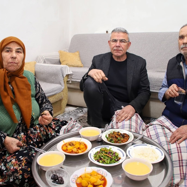 Başkan Güler, iftarlarda vatandaşlarla buluşuyor