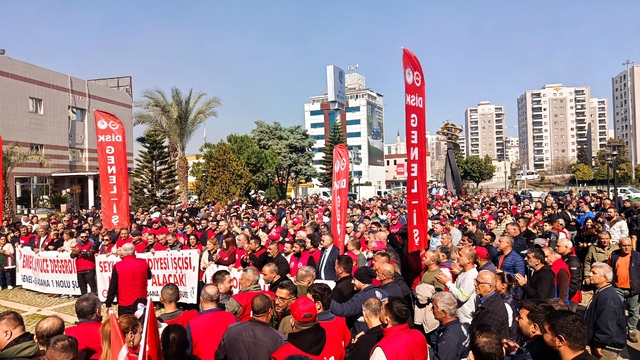 Seyhan Belediyesi'nde işçi isyanı: Yüzde 3 zam teklifine tepki