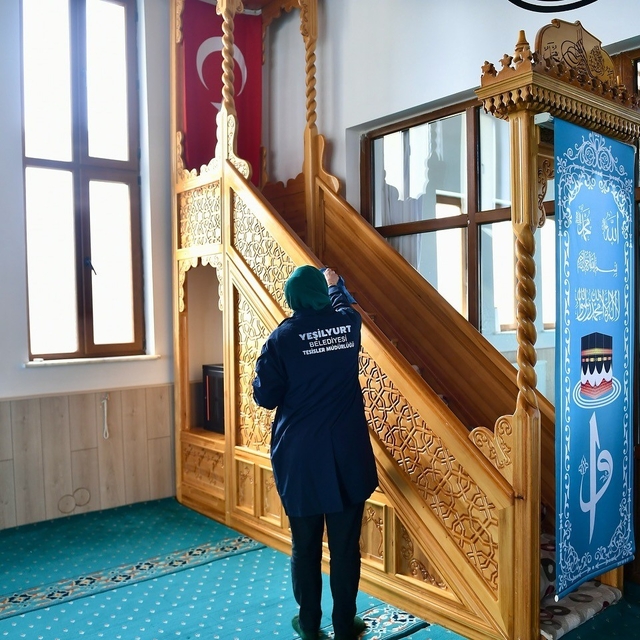 Yeşilyurt Belediyesi'nden Ramazan'da dört koldan temizlik seferberliği