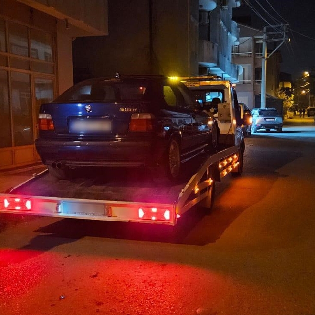 Sakarya'da drift atan iki sürücüye toplam 116 bin 434 lira ceza kesildi