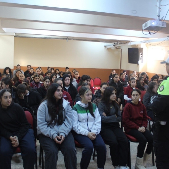 Salihli'de lise öğrencilerine hayat kurtaran trafik eğitimi