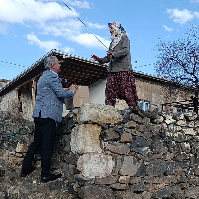 Ramazan ayı yardımlaşmasında öncü oldular
Beyazay Şubesi yüzlerce kişinin s...