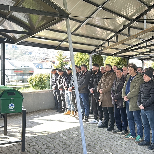 Eşi tarafından vurularak öldürülen kadın son yolculuğuna uğurlandı